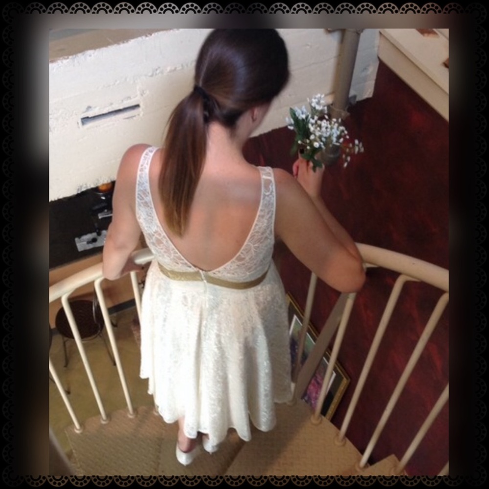 LACE GOLD ACCENT FASHION FORWARD - Picture 7 of 8